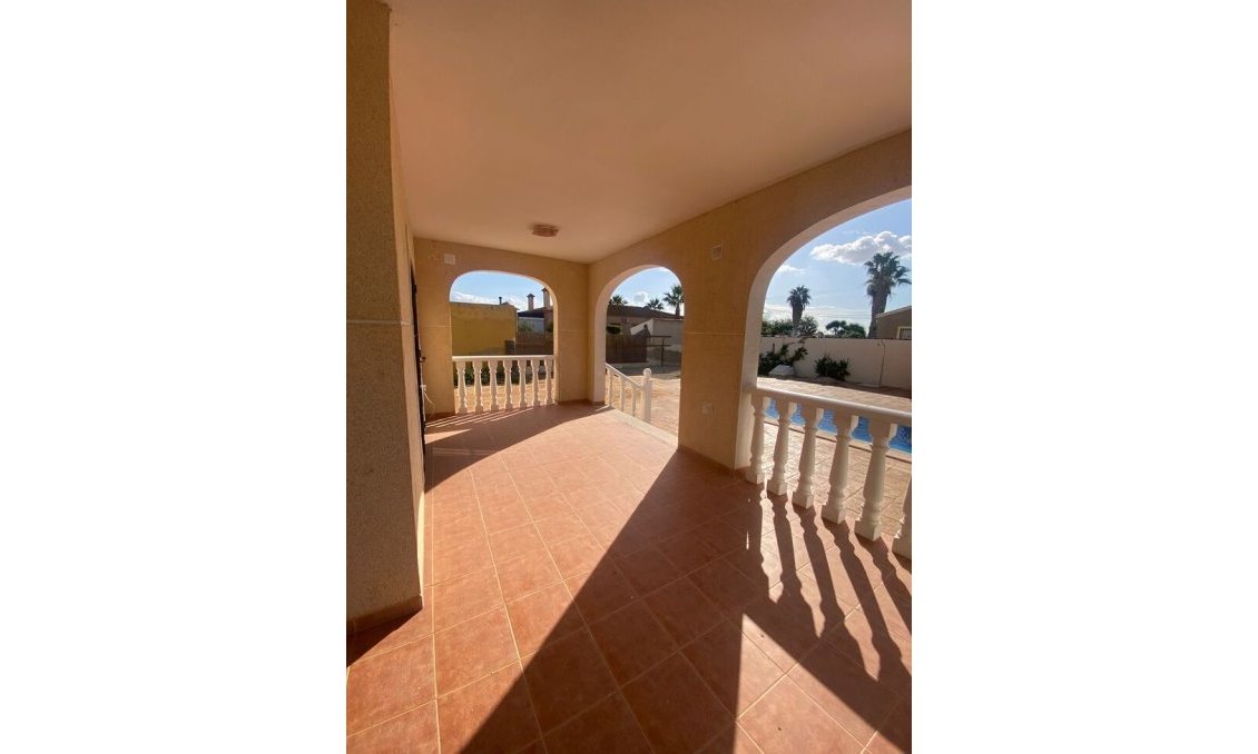 Resale - Villa -
Catral - Costa Blanca