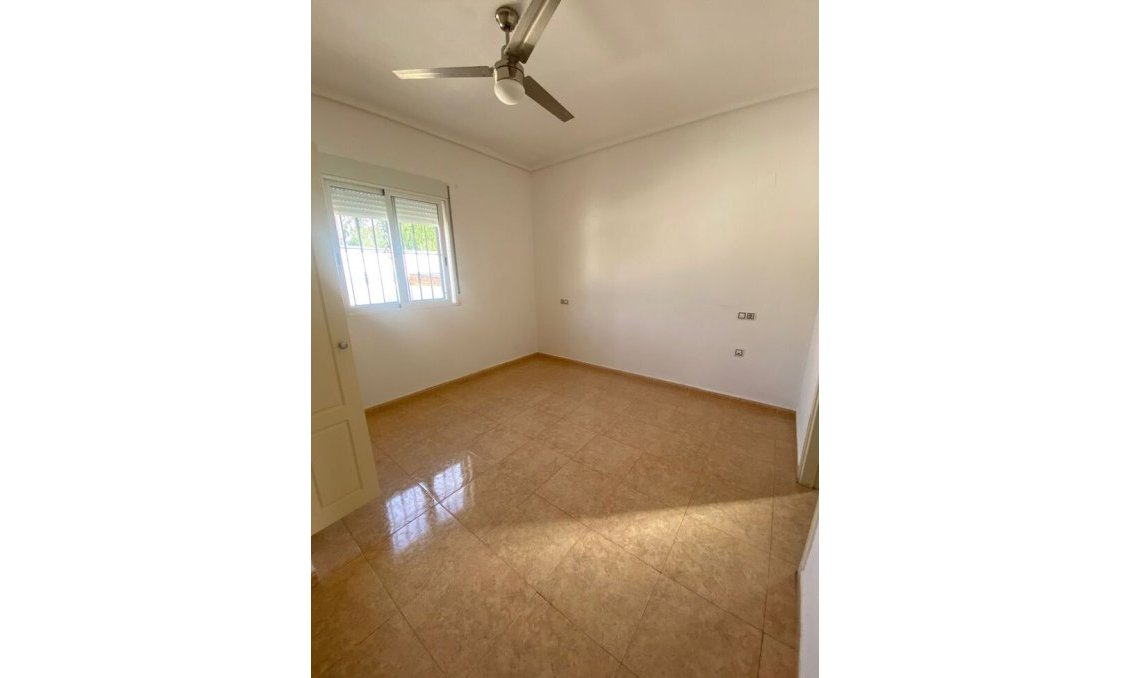 Resale - Villa -
Catral - Costa Blanca