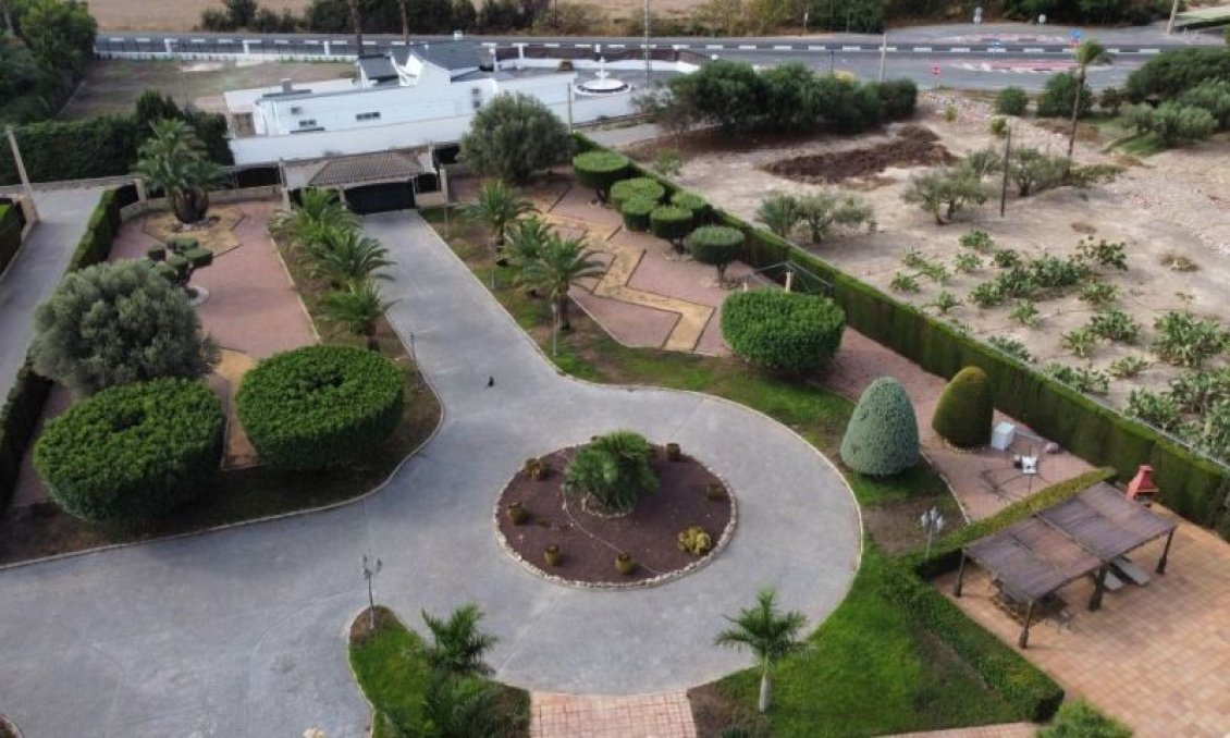 Resale - Villa -
Elche - Costa Blanca