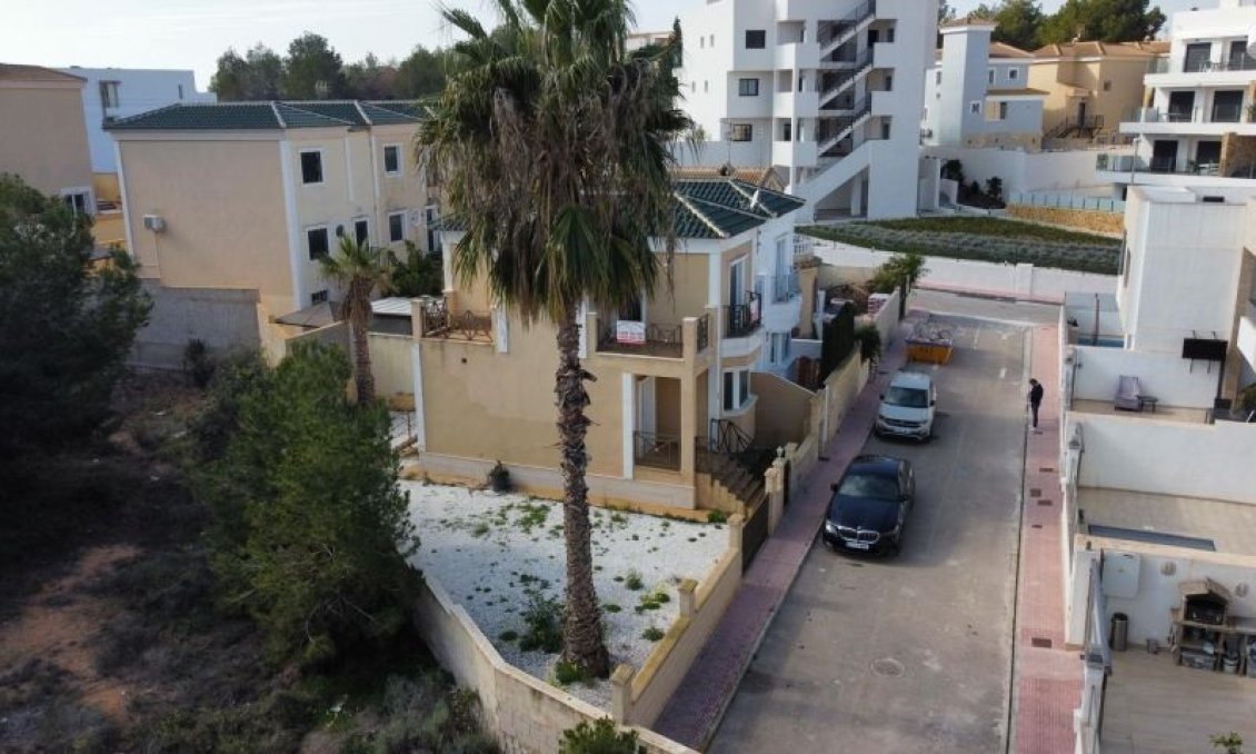 Resale - Villa -
Orihuela - Inland