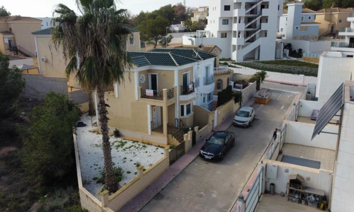 Resale - Villa -
Orihuela - Inland