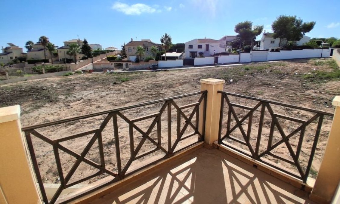 Resale - Villa -
Orihuela - Inland