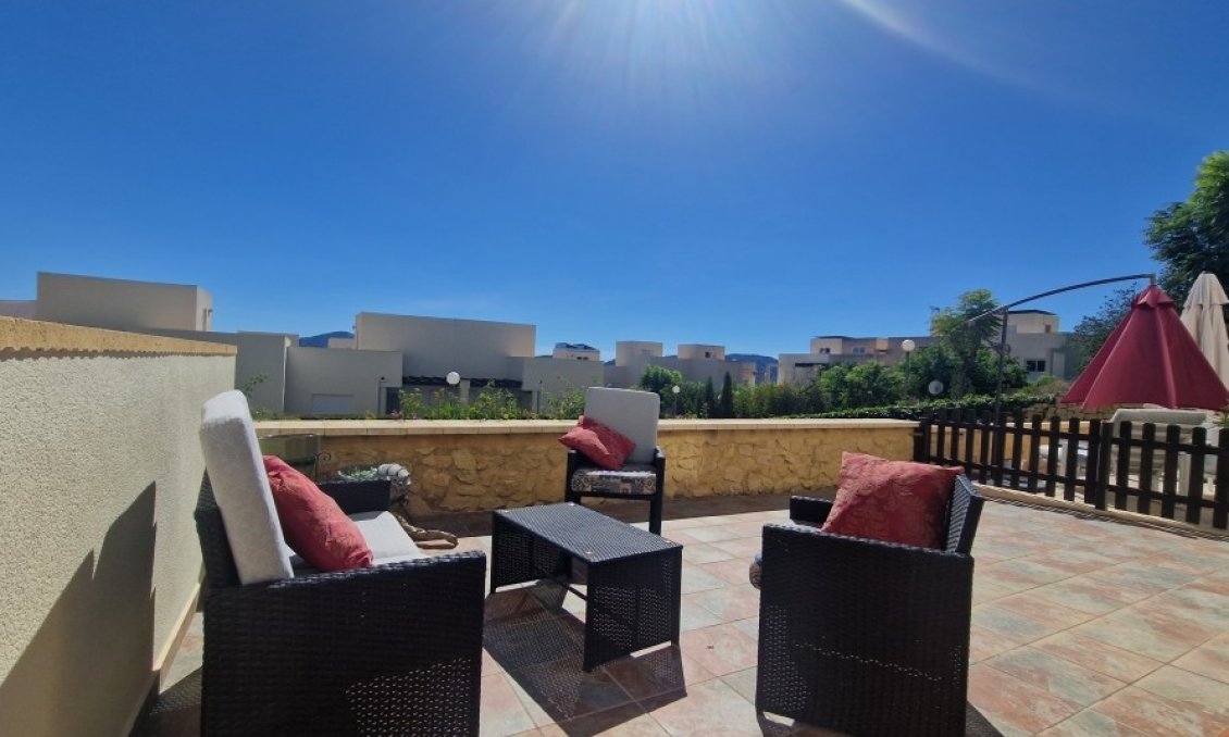 Wiederverkauf - Semi Detached -
Relleu - Inland