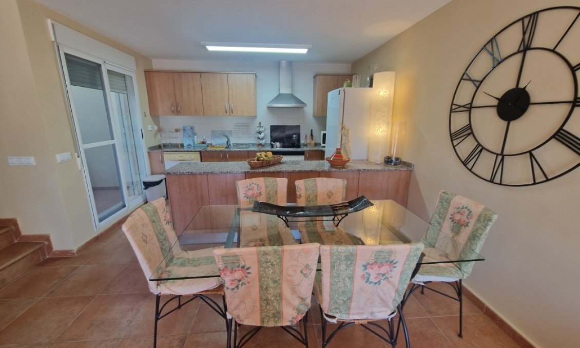 Wiederverkauf - Semi Detached -
Relleu - Inland