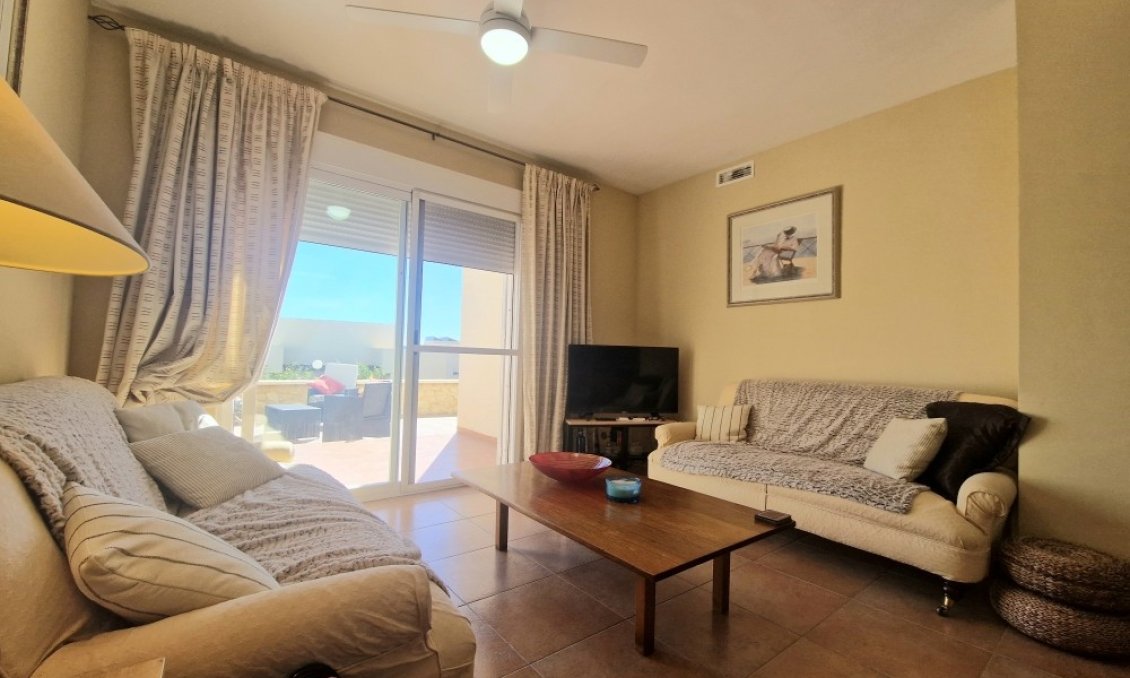 Wiederverkauf - Semi Detached -
Relleu - Inland