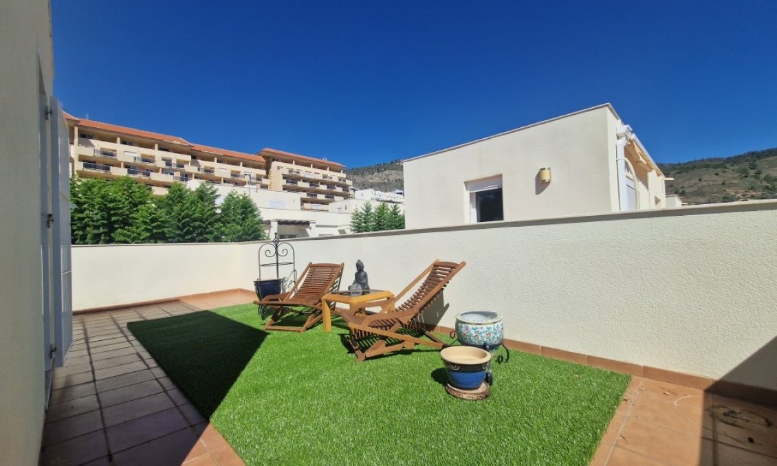 Wiederverkauf - Semi Detached -
Relleu - Inland