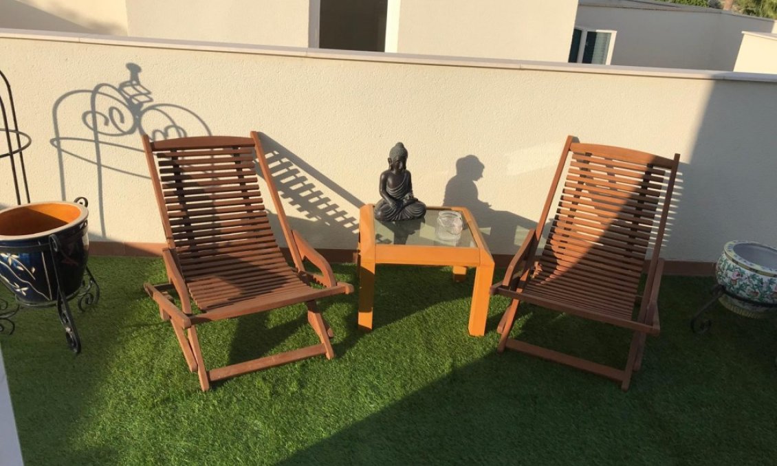 Wiederverkauf - Semi Detached -
Relleu - Inland