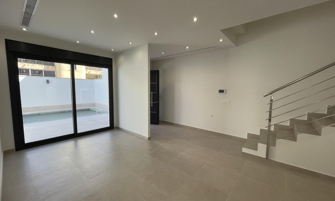 Neue Gebäude - Villa -
Almoradí - Heredades