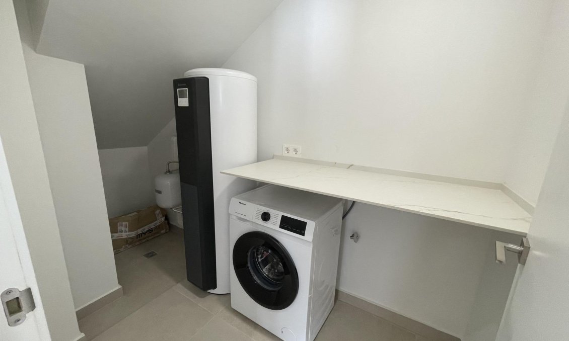 Neue Gebäude - Villa -
Almoradí - Heredades