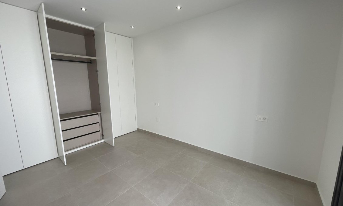 Neue Gebäude - Villa -
Almoradí - Heredades