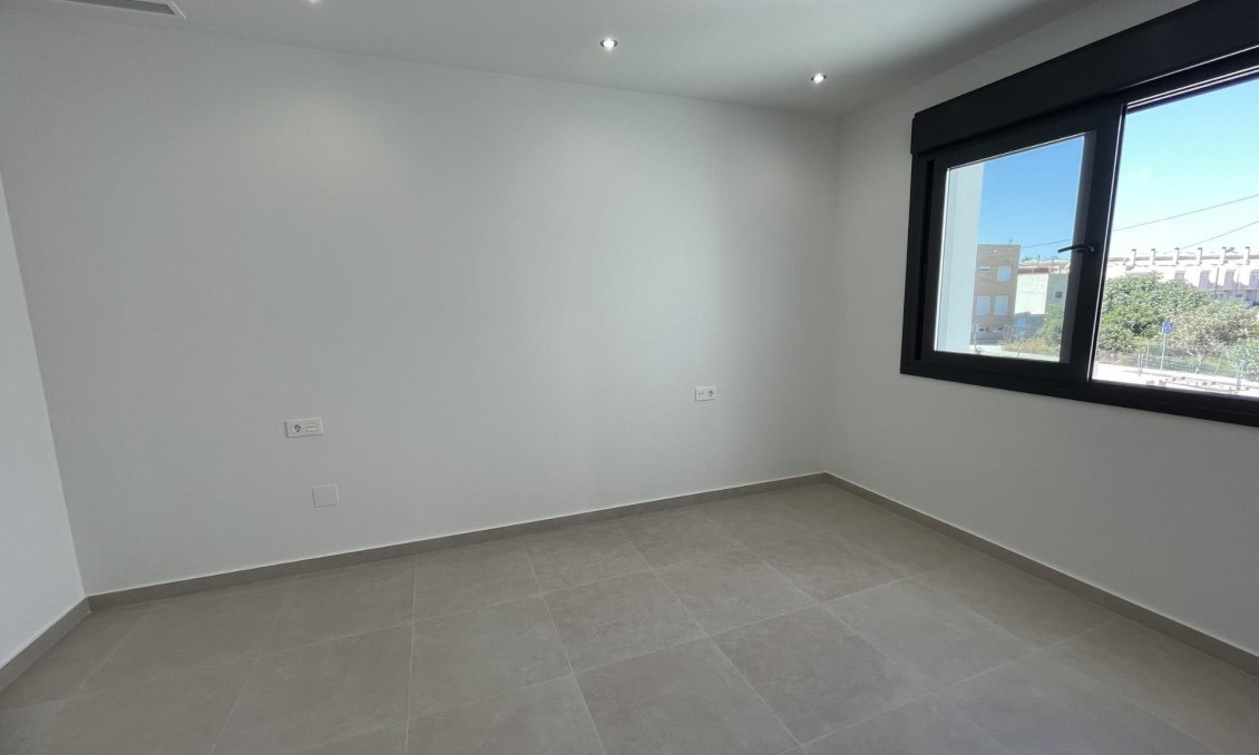 Neue Gebäude - Villa -
Almoradí - Heredades