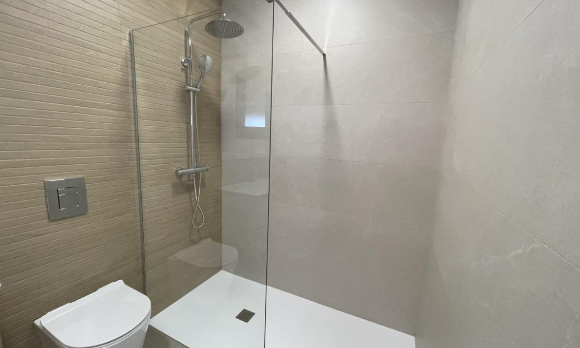 Neue Gebäude - Villa -
Almoradí - Heredades