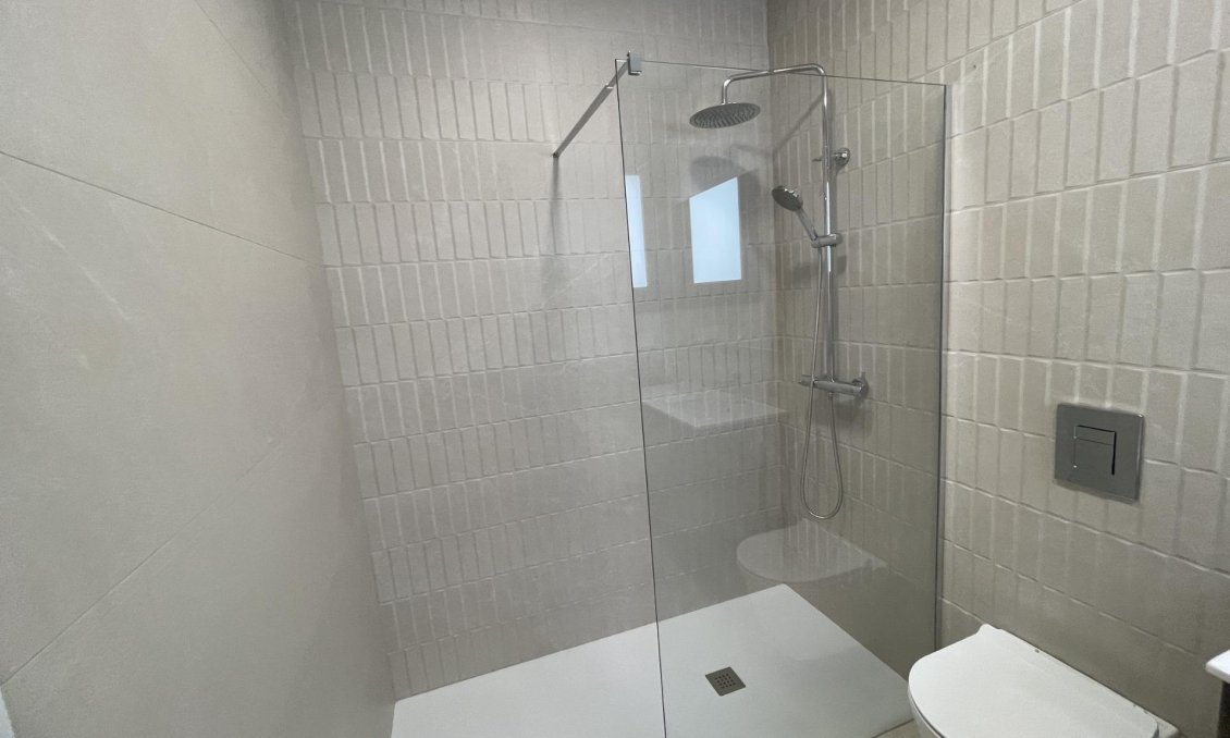 Neue Gebäude - Villa -
Almoradí - Heredades