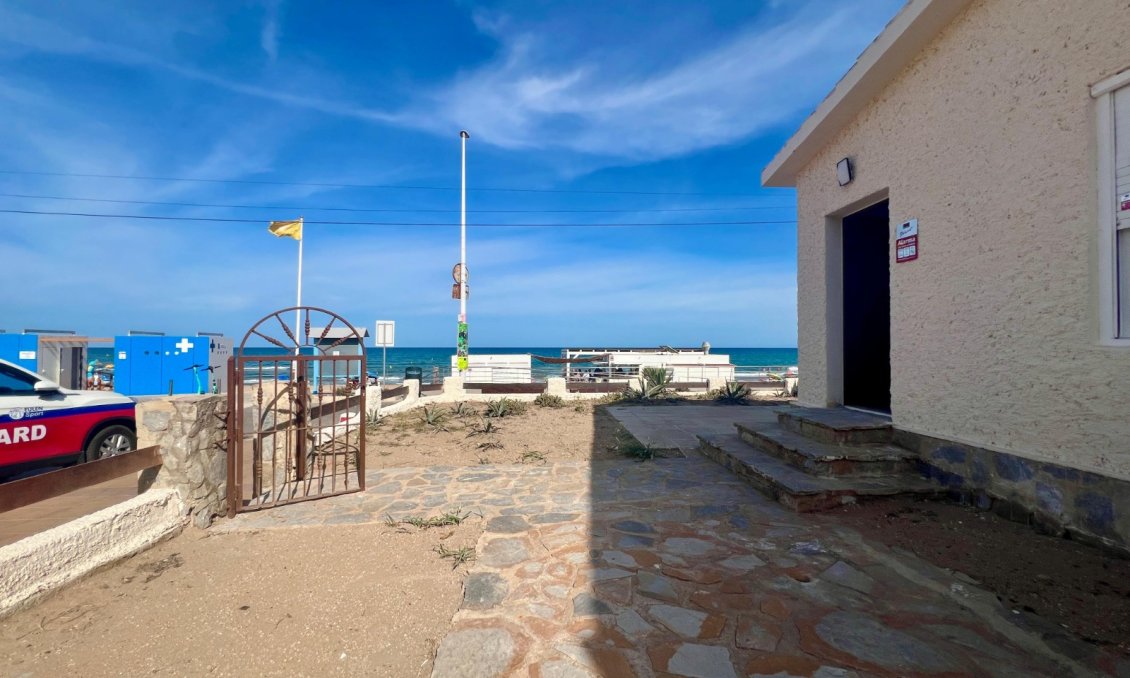 Wiederverkauf - Villa -
La Mata - Costa Blanca