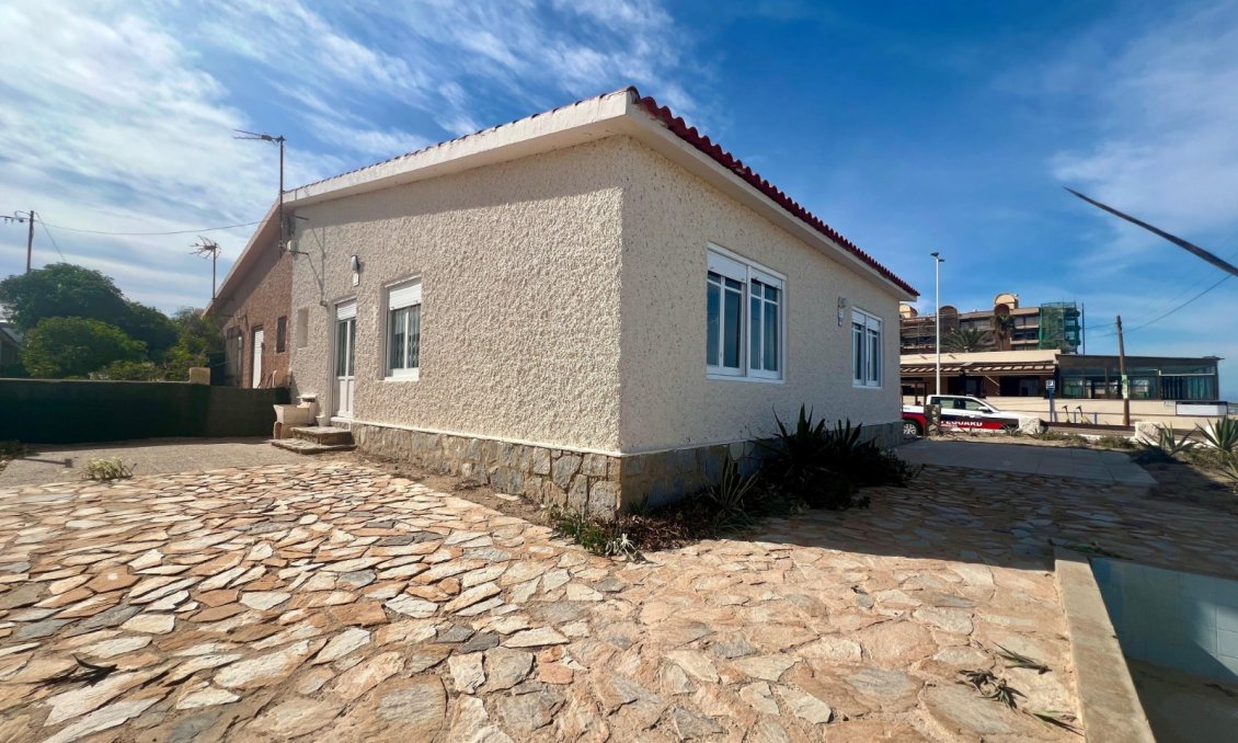 Wiederverkauf - Villa -
La Mata - Costa Blanca