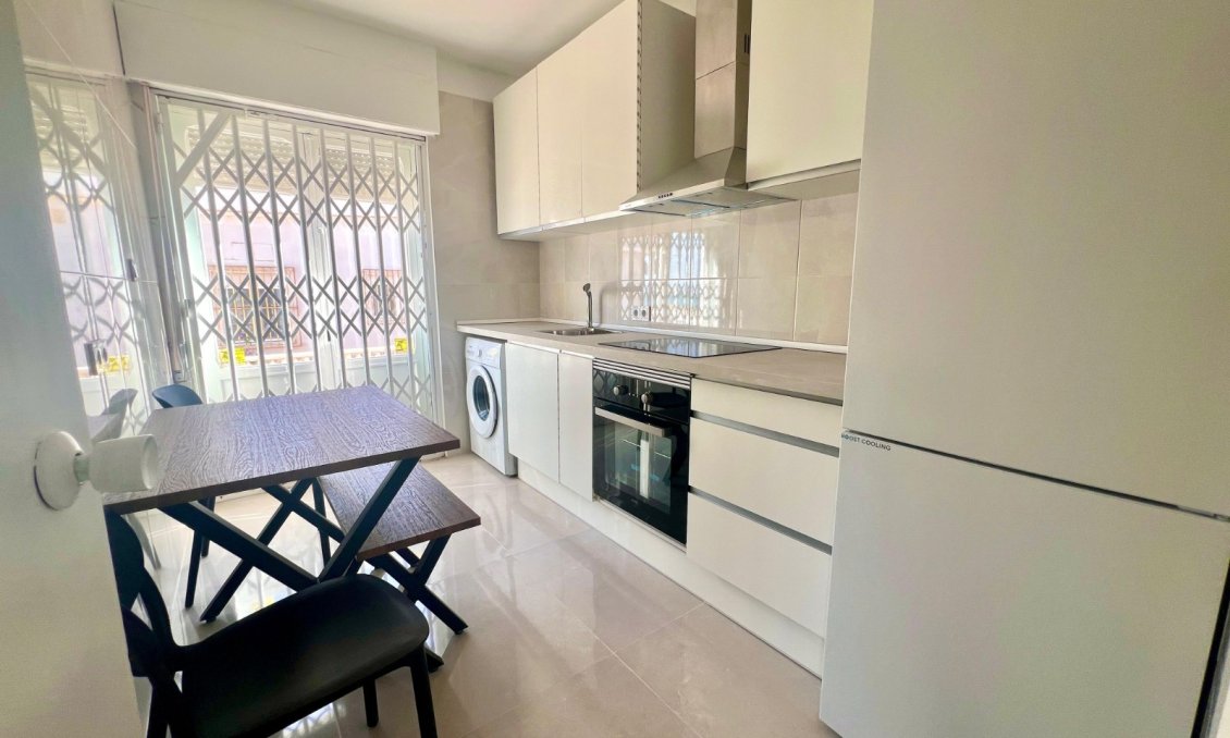 Wiederverkauf - Villa -
La Mata - Costa Blanca