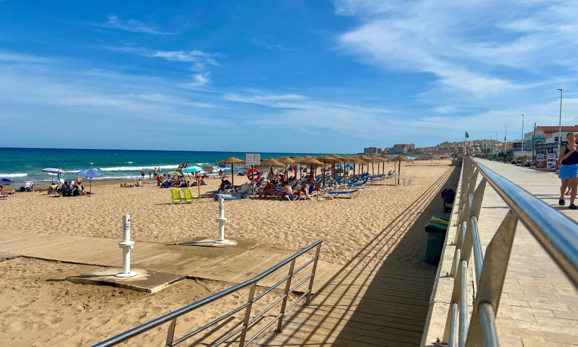 Wiederverkauf - Villa -
La Mata - Costa Blanca