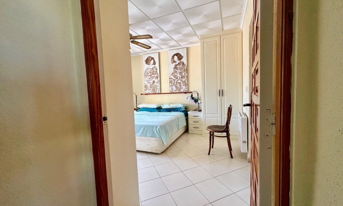 Resale - Villa -
El Chaparral - Inland