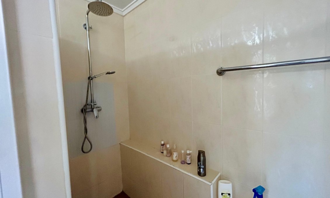 Resale - Villa -
El Chaparral - Inland