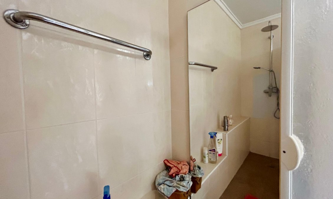 Resale - Villa -
El Chaparral - Inland