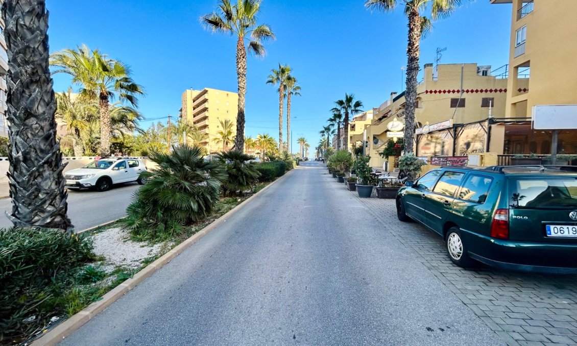 Resale - Duplex -
Torrevieja - Costa Blanca