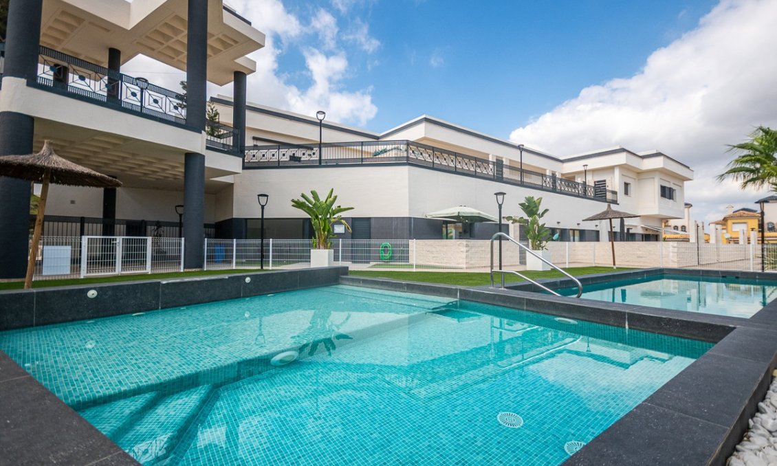 Resale - Apartment -
Lo Crispin - Inland