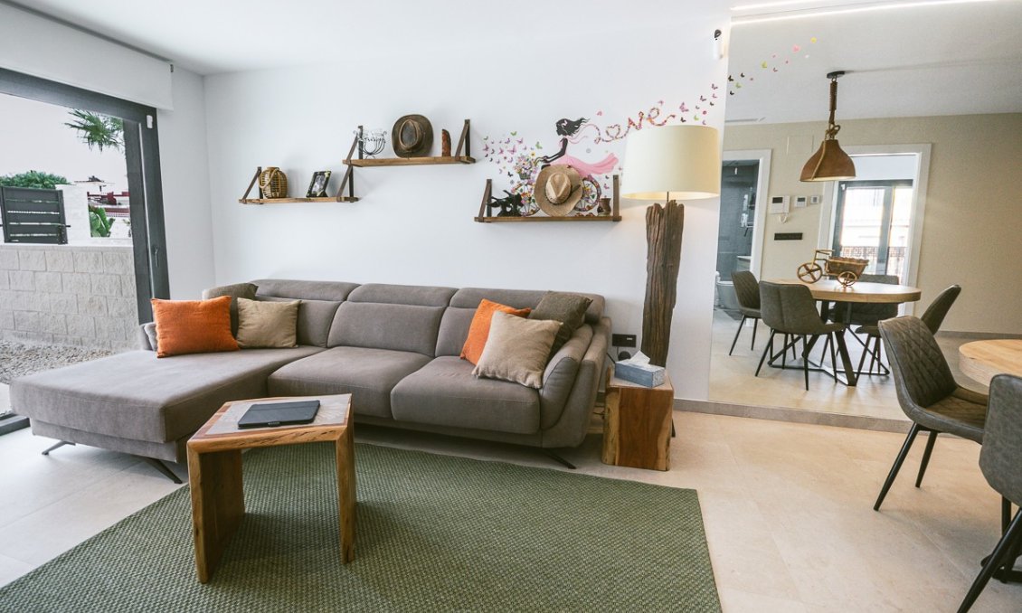 Resale - Apartment -
Lo Crispin - Inland