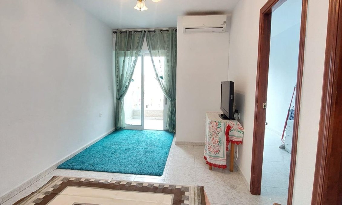 Wiederverkauf - Wohnung -
Torrevieja - Estacion De Autobuses