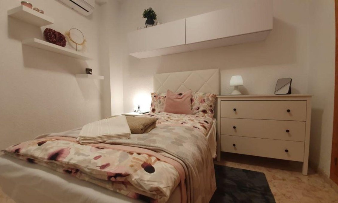 Resale - Apartment -
Torrevieja - Playa de los Locos