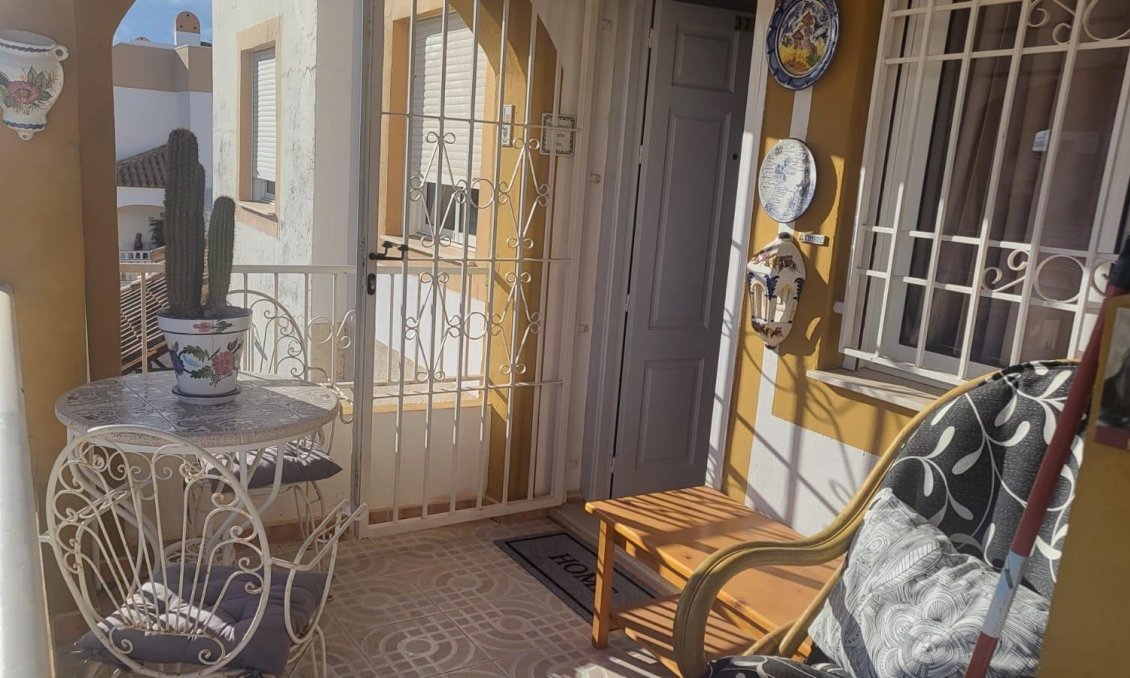 Resale - Bungalow -
Torrevieja - Torretas