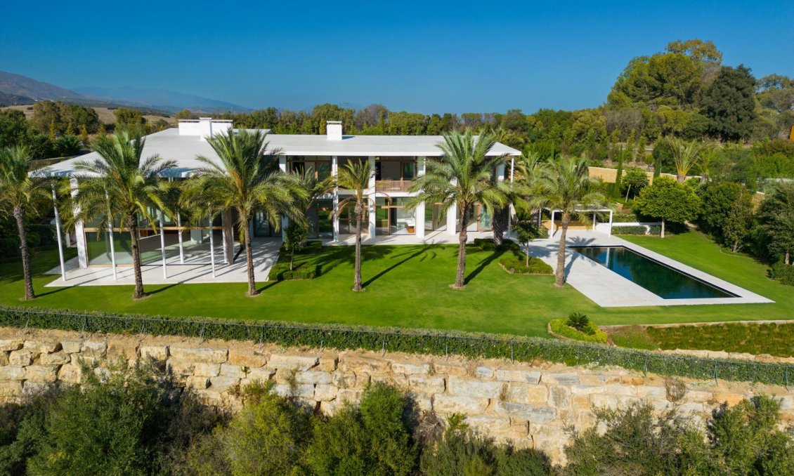 Neue Gebäude - Villa -
Casares - Pedregales