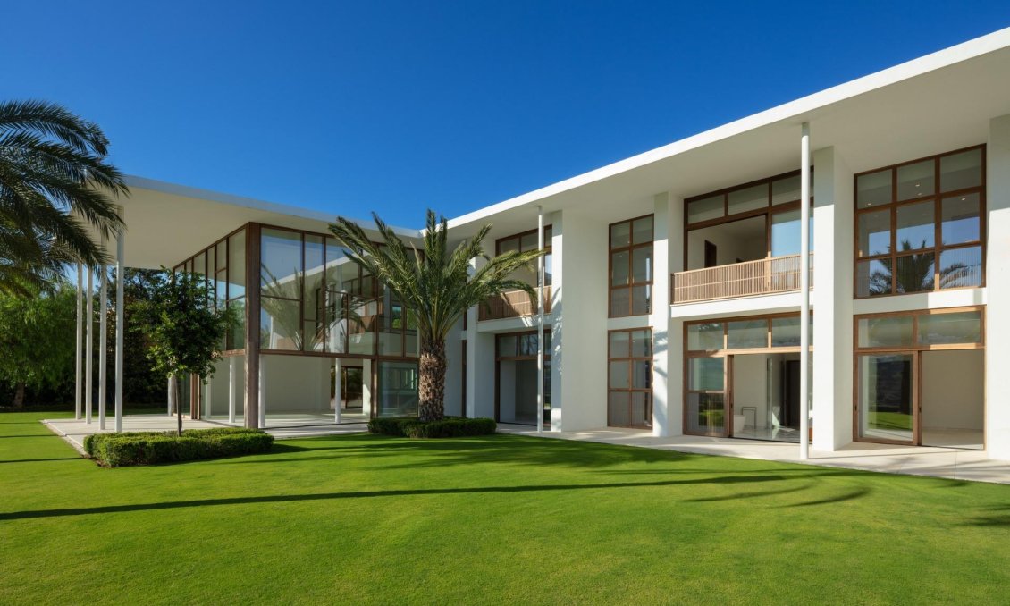 Neue Gebäude - Villa -
Casares - Pedregales