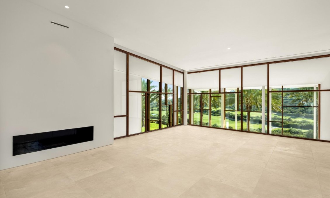 Neue Gebäude - Villa -
Casares - Pedregales