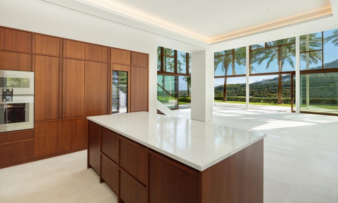 Neue Gebäude - Villa -
Casares - Pedregales