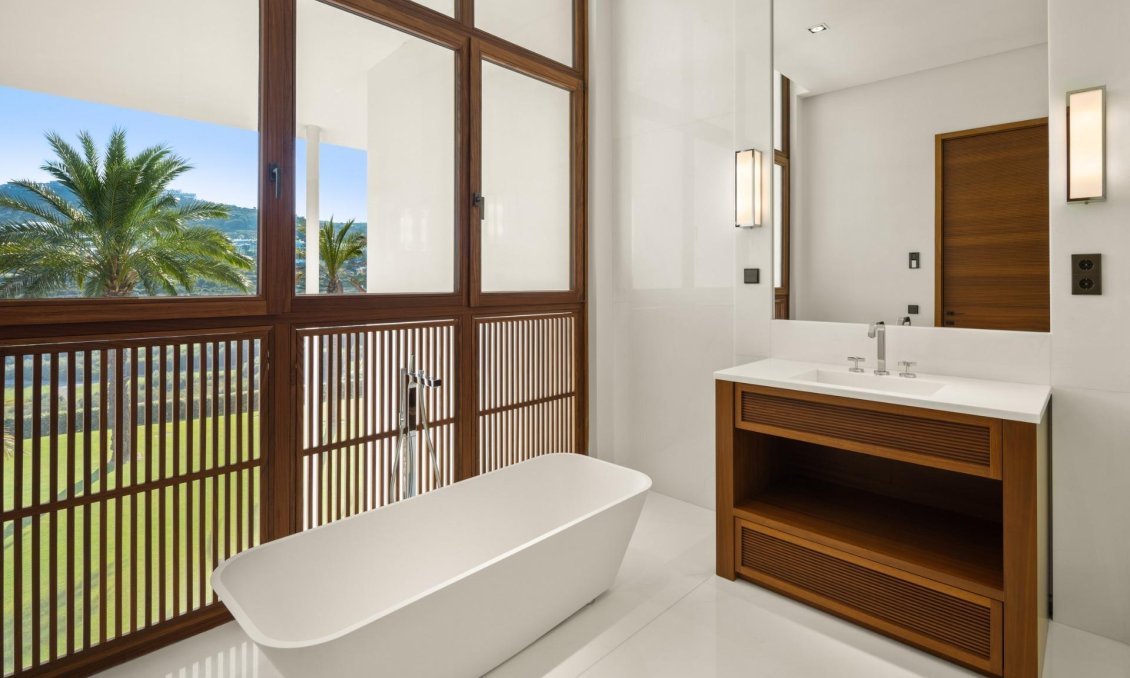 Neue Gebäude - Villa -
Casares - Pedregales