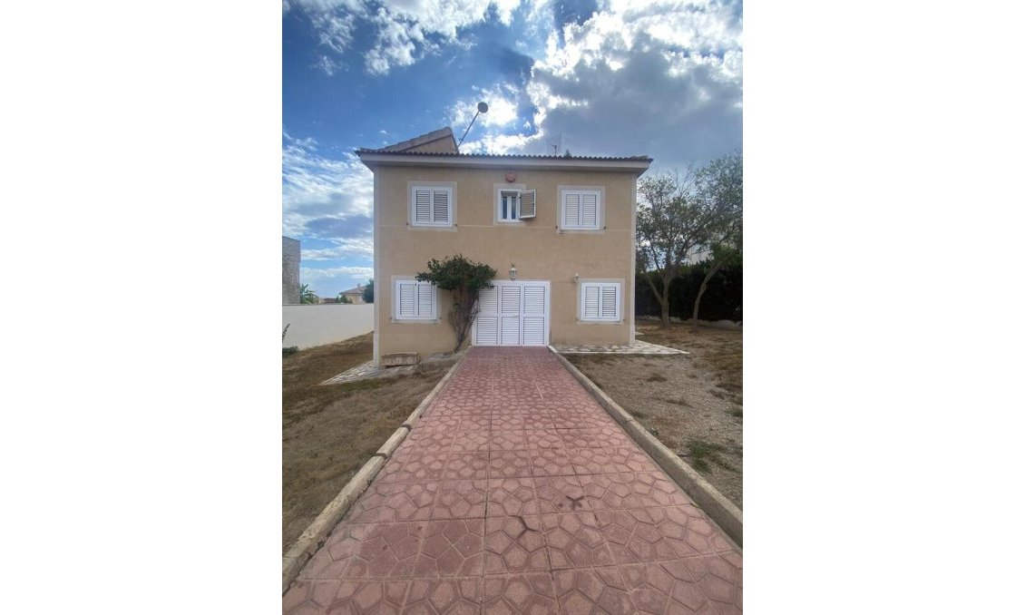 Wiederverkauf - Villa -
Los Balcones - Costa Blanca