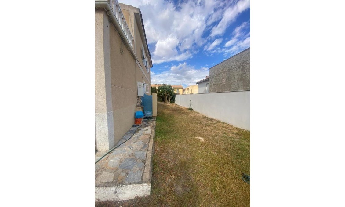 Wiederverkauf - Villa -
Los Balcones - Costa Blanca