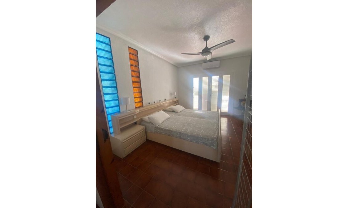 Wiederverkauf - Villa -
Los Balcones - Costa Blanca