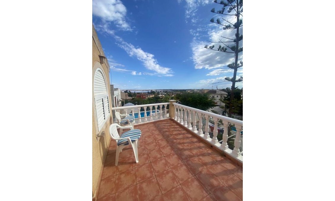 Wiederverkauf - Villa -
Los Balcones - Costa Blanca