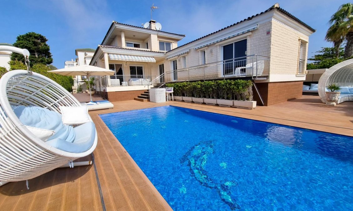 Resale - Villa -
Torrevieja - Costa Blanca