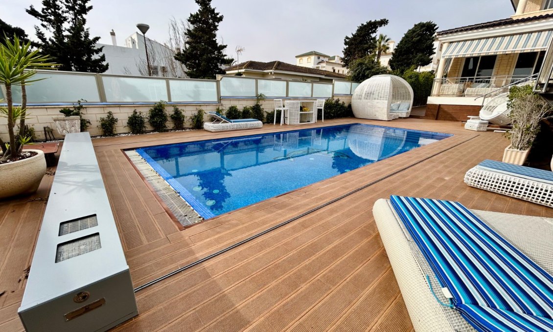 Resale - Villa -
Torrevieja - Costa Blanca