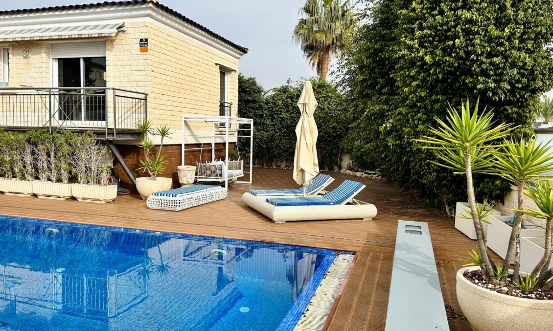 Resale - Villa -
Torrevieja - Costa Blanca