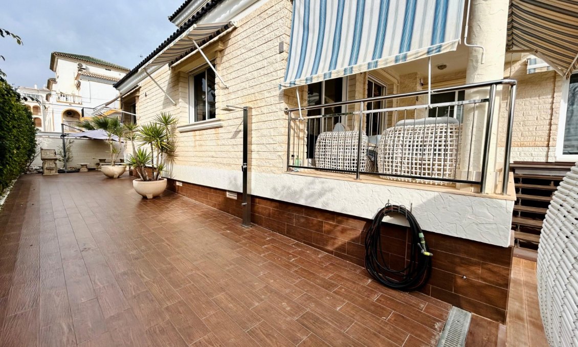 Resale - Villa -
Torrevieja - Costa Blanca