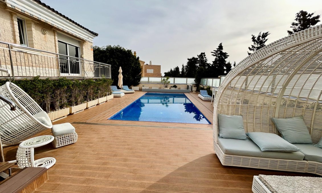 Resale - Villa -
Torrevieja - Costa Blanca