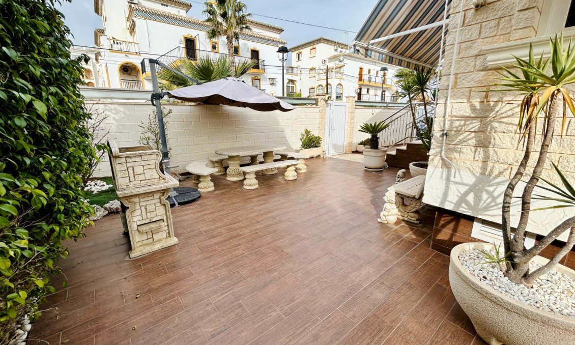 Resale - Villa -
Torrevieja - Costa Blanca