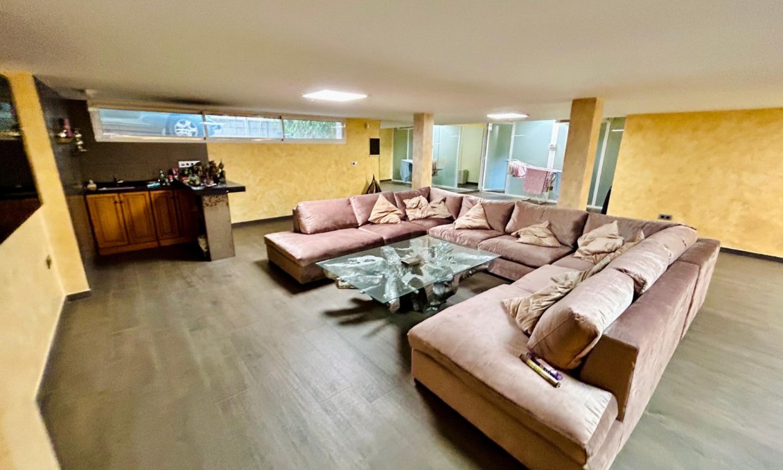 Resale - Villa -
Torrevieja - Costa Blanca