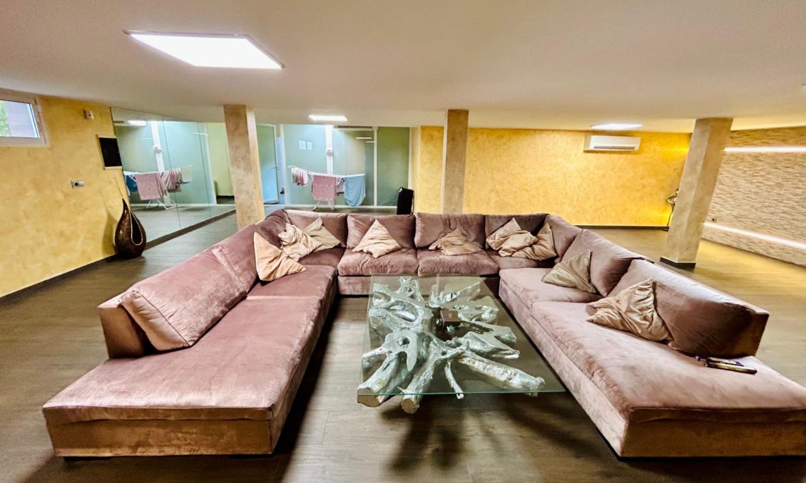 Resale - Villa -
Torrevieja - Costa Blanca