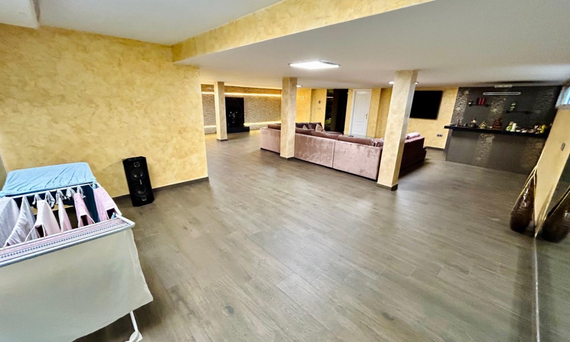 Resale - Villa -
Torrevieja - Costa Blanca