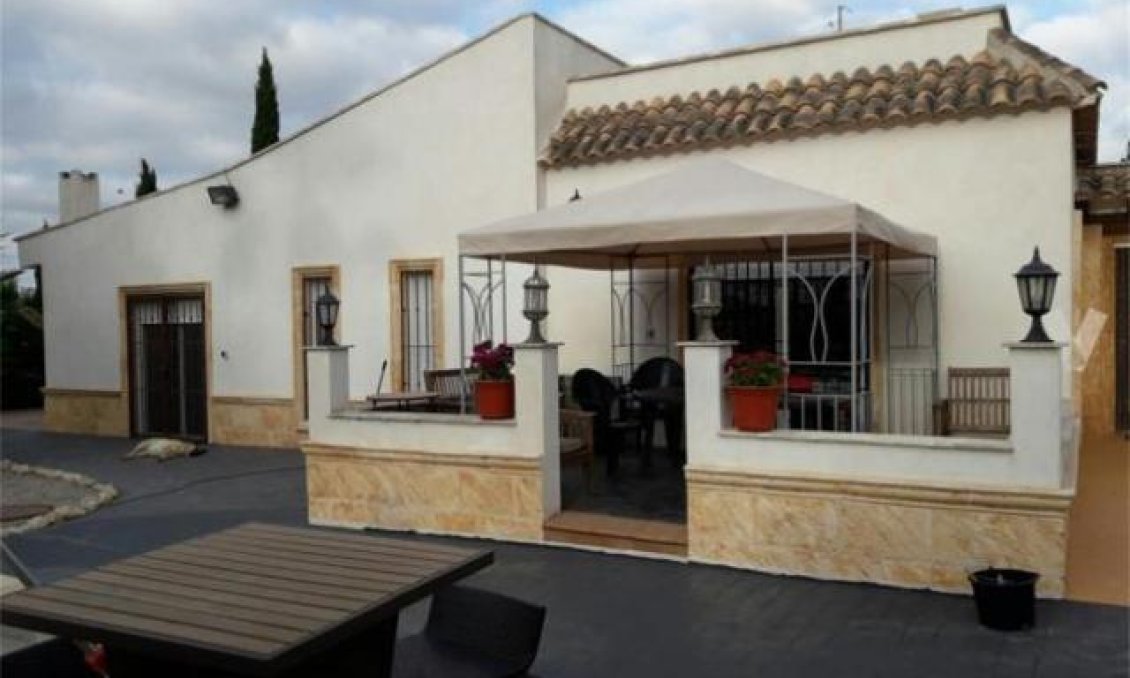 Wiederverkauf - Villa -
La Matanza - Inland