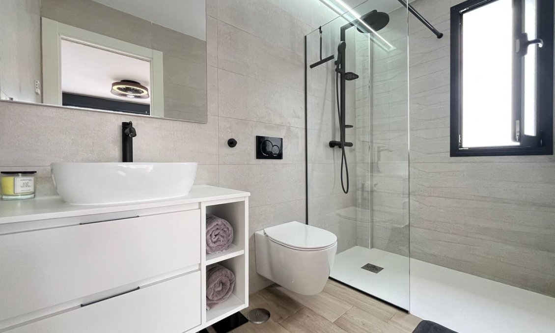 Wiederverkauf - Villa -
Punta Prima - Costa Blanca